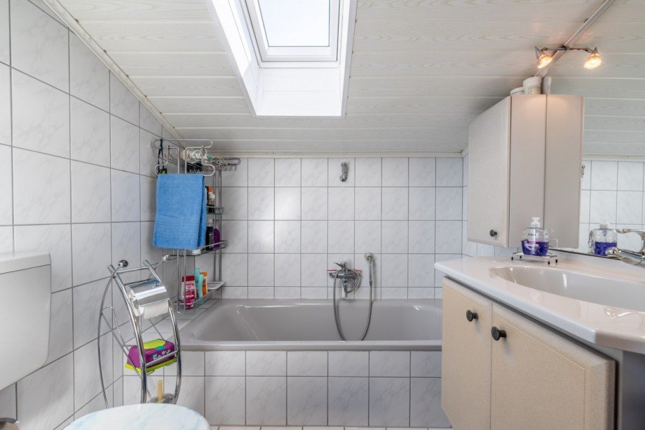 Badezimmer OG Doppelhaush�lfte Isenb�ttel