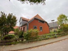 Hausansicht Mehrfamilienhaus sucht Handwerker zum Ausbau und m�glicher Top-Rendite bei Vermietung.