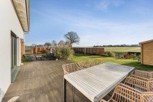 Terrasse Hochwertiges Einfamilienhaus mit Feldblick - moderne Technik & familienfreundliche Lage in Ummern.