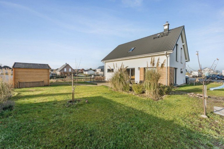 Garten Ummern Haus Hochwertiges Einfamilienhaus mit Feldblick - moderne Technik & familienfreundliche Lage in Ummern.