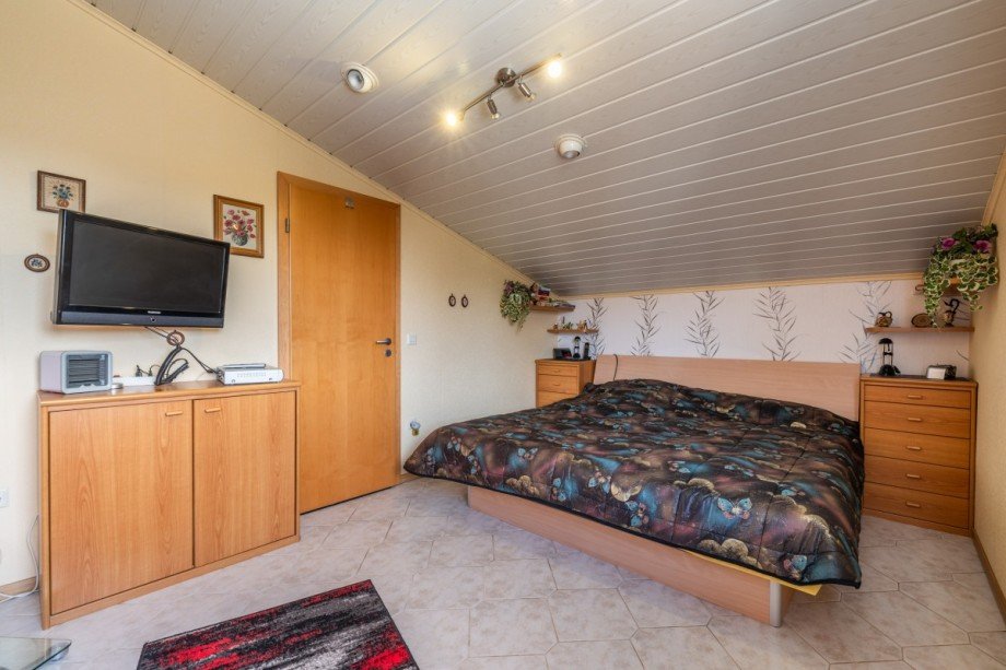 Schlafzimmer Doppelhaush�lfte Isenb�ttel