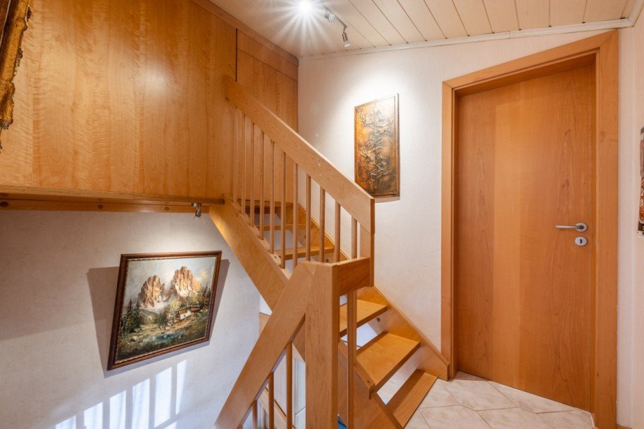 Treppe zum Abstellbereich Doppelhaush�lfte Isenb�ttel